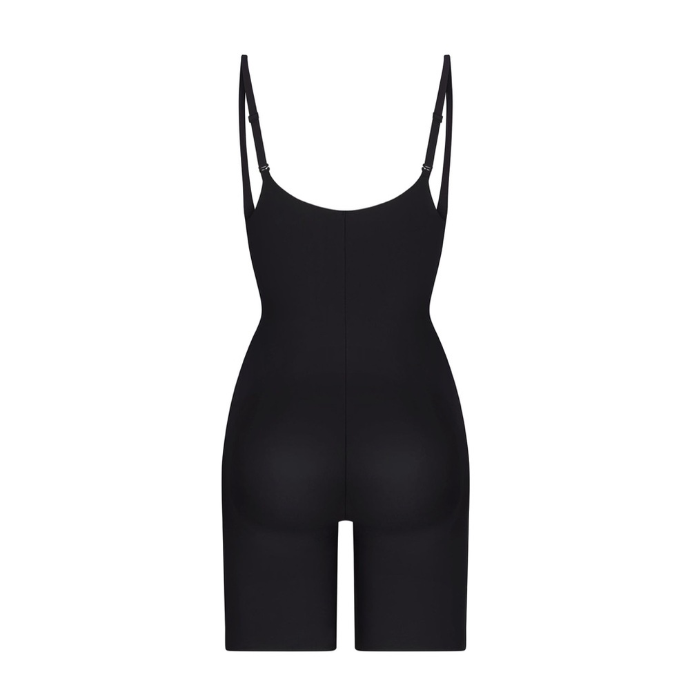 SKIMS BODY BUTT ENHANCING OPEN BUST PADDED BODYSUIT